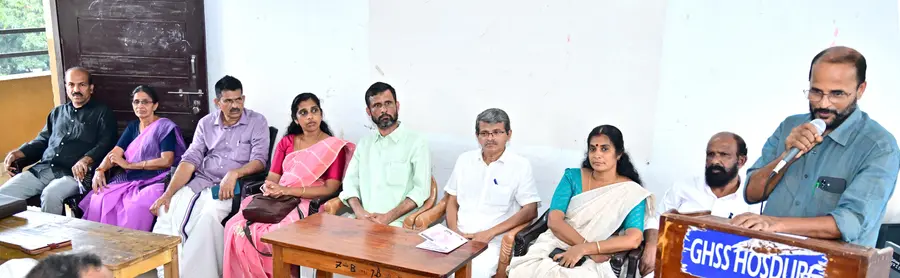 അക്ഷരമുറ്റം ടാലന്റ് ഫെസ്റ്റ് ജില്ലാ മത്സരത്തിന്റെ സംഘാടകസമിതി രൂപീകരണം കാഞ്ഞങ്ങാട് നഗരസഭ ചെയർമാൻ വി വി രമേശൻ ഉദ്ഘാടനം ചെയ്യുന്നു