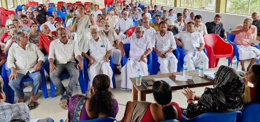 നിർദിഷ്ട ഉദിനൂർ റെയിൽവേ മേൽപ്പാലത്തിനായി നടത്തിയ ഭൂ ഉടമകളുടെ യോഗം