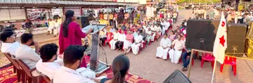 പി മുരളി രക്തസാക്ഷി അനുസ്മരണ പൊതുയോഗം കുമ്പളയിൽ ഡിവൈഎഫ്ഐ സംസ്ഥാന ജോയിന്റ് സെക്രട്ടറി കെ അനുശ്രീ ഉദ്ഘാടനംചെയ്യുന്നു