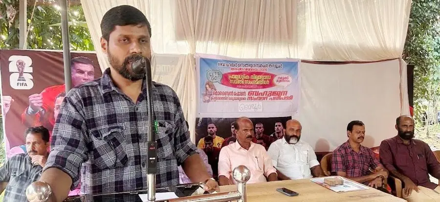 കമ്പല്ലൂർ ഗവ. ഹയർസെക്കൻഡറി സ്കൂളിന്റെ ‘നമുക്ക് മുന്നേറാം’ കാമ്പയിന്റെ ഭാഗമായുള്ള പ്രാദേശിക കൂട്ടായ്മ ബെഡൂരിൽ വെസ്റ്റ് എളേരി പഞ്ചായത്ത്‌ പ്രസിഡന്റ്‌ പി വി അനു ഉദ്ഘാടനംചെയ്യുന്നു