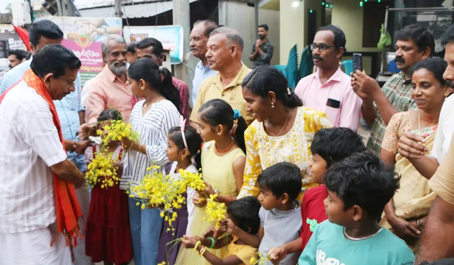 ഷൊർണൂർ മണ്ഡലം എൽഡിഎഫ് സ്ഥാനാർഥി പി മമ്മിക്കുട്ടിക്ക് കച്ചേരിക്കുന്നിൽ നൽകിയ സ്വീകരണം 