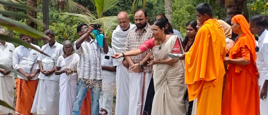 ചന്ദിരൂർ ശാന്തിഗിരി ആശ്രമം അഞ്ചടിപ്പാടശേഖര കർഷക സംഘത്തിന്റെ നെൽകൃഷി ദലീമ എംഎൽഎ ഉദ്ഘാടനംചെയ്യുന്നു