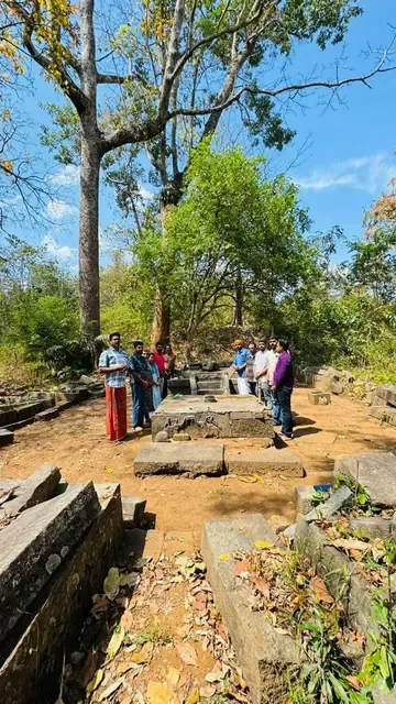പറക്കുളം ക്ഷേത്രത്തിന്റെ ശേഷിപ്പുകൾ 