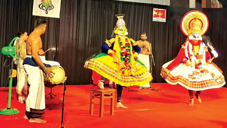 കുന്നംകുളത്ത് അരങ്ങേറിയ കിർമീര വധം കഥകളി