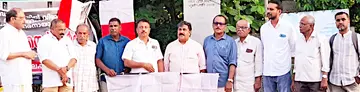 ഡൽഹിയിലെ യുവജന സമരത്തിന് ഐക്യദാർഢ്യം പ്രഖ്യാപിച്ച്‌ ആലപ്പുഴ  ക്വിറ്റ് ഇന്ത്യ സ്‍മാരകത്തിൽ സംഘടിപ്പിച്ച കൂട്ടായ്‍മ കേരളാ കോൺഗ്രസ്‌ (എം) ജില്ലാ പ്രസിഡന്റ് വി സി  ഫ്രാൻസിസ് ഉദ്ഘാടനംചെയ്യുന്നു 