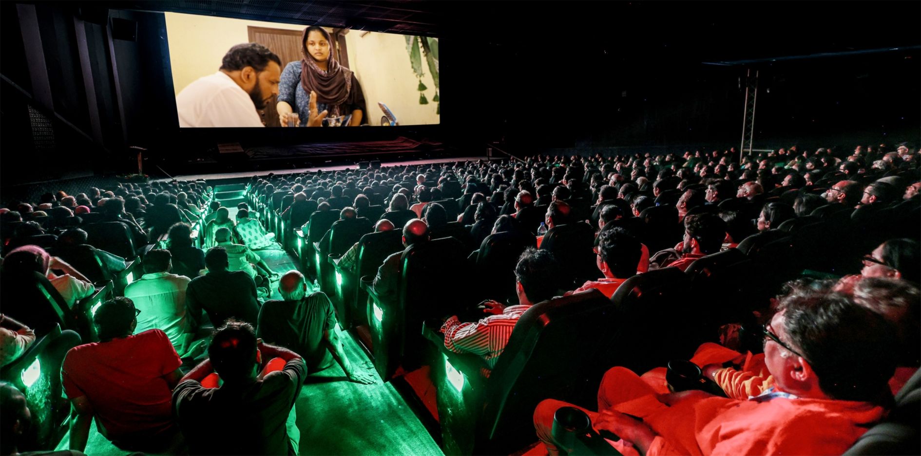 മേഖലാ രാ‍ജ്യാന്തര ചലച്ചിത്ര മേളയില്‍ പ്രദര്‍ശിപ്പിച്ച സിനിമ 'ഫെമിനിച്ചി ഫാത്തിമ' കാണുന്നവര്‍