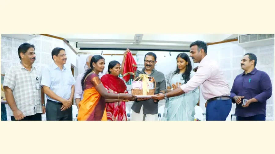 കുടുംബശ്രീ പുനർജീവന മധുരം പദ്ധതിയുടെ സംസ്ഥാന ഉദ്ഘാടനം മന്ത്രി കെ എം ഷാജി നിർവഹിക്കുന്നു