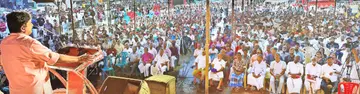 ഡിവൈഎഫ്‌ഐ ജില്ലാസമ്മേളനത്തിന്റെ  പൊതുസമ്മേളനം  സിപിഐ എം സംസ്ഥാന സെക്രട്ടറിയറ്റംഗം എം സ്വരാജ്‌ ഉദ്‌ഘാടനം ചെയ്യുന്നു 