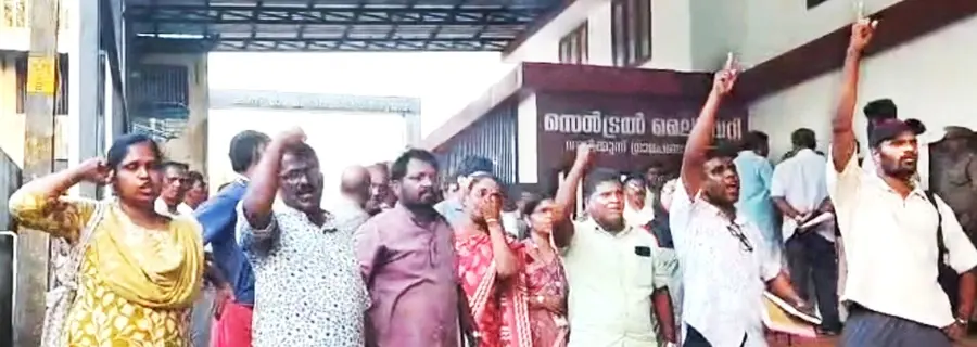 The Muslim League's and the UDF's affection for the RSS has been exposed once again.