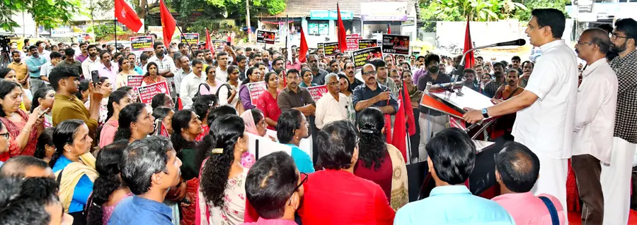 Protests flare up in march by employees and teachers