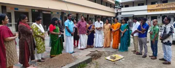 കൊടുങ്ങല്ലൂർ ഗവ. എൽപി സ്കൂളിലെ വർണക്കൂടാരം നിർമാണോദ്‌ഘാടനം വി ആർ സുനിൽകുമാർ എംഎൽഎ  നിർവഹിക്കുന്നു