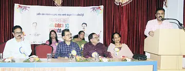 ശ്രീനാരായണഗുരു ഓപ്പൺ സർവകലാശാല കൊല്ലം മേഖലാ കലോത്സവം ജില്ലാ കലക്ടർ
എൻ ദേവിദാസ് ഉദ്ഘാടനംചെയ്യുന്നു