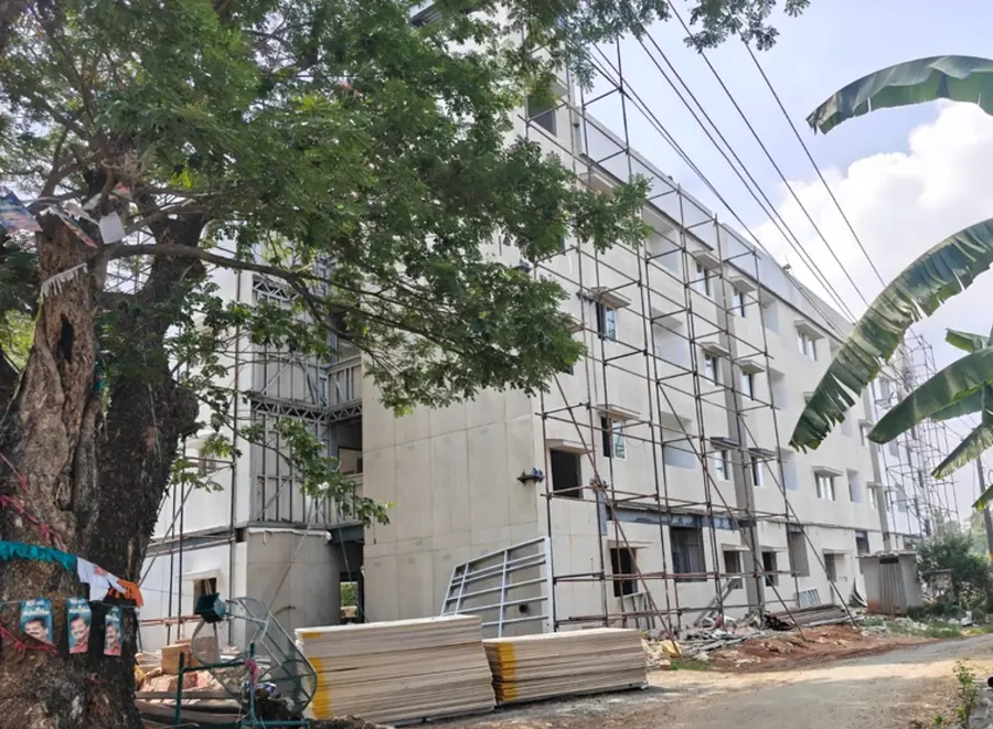 കൊടുമ്പ്‌ പഞ്ചായത്തിലെ തിരുവാലത്തൂർ മുല്ലേരിയിലെ ഭവന സമുച്ചയം