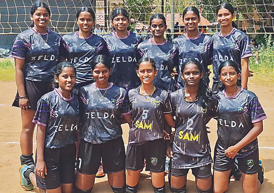 റവന്യൂജില്ലാ സ്കൂൾ ഗെയിംസ് പെൺകുട്ടികളുടെ സീനിയർ വിഭാഗം   വോളിബോൾ മത്സരത്തിൽ വിജയിച്ച ചേർത്തല ഉപജില്ല ടീം 