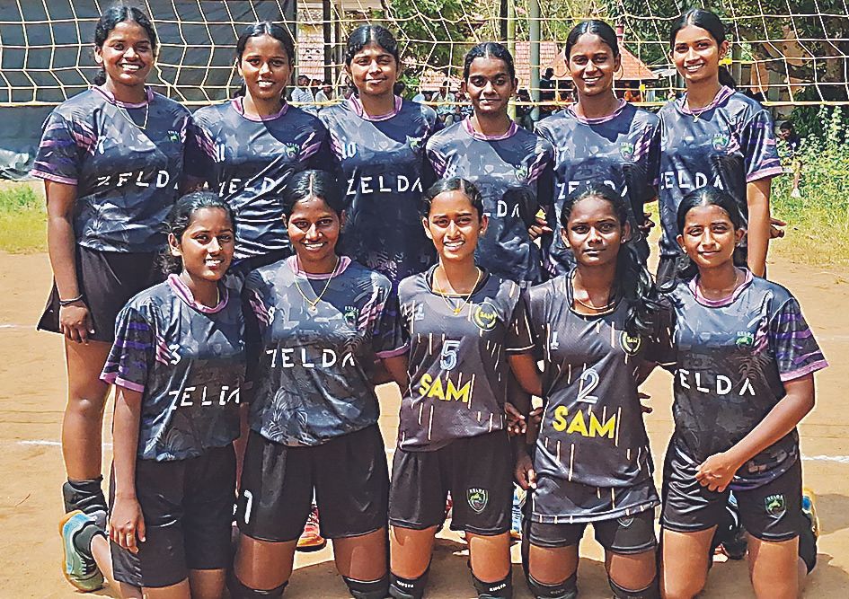 റവന്യൂജില്ലാ സ്കൂൾ ഗെയിംസ് പെൺകുട്ടികളുടെ സീനിയർ വിഭാഗം   വോളിബോൾ മത്സരത്തിൽ വിജയിച്ച ചേർത്തല ഉപജില്ല ടീം 
