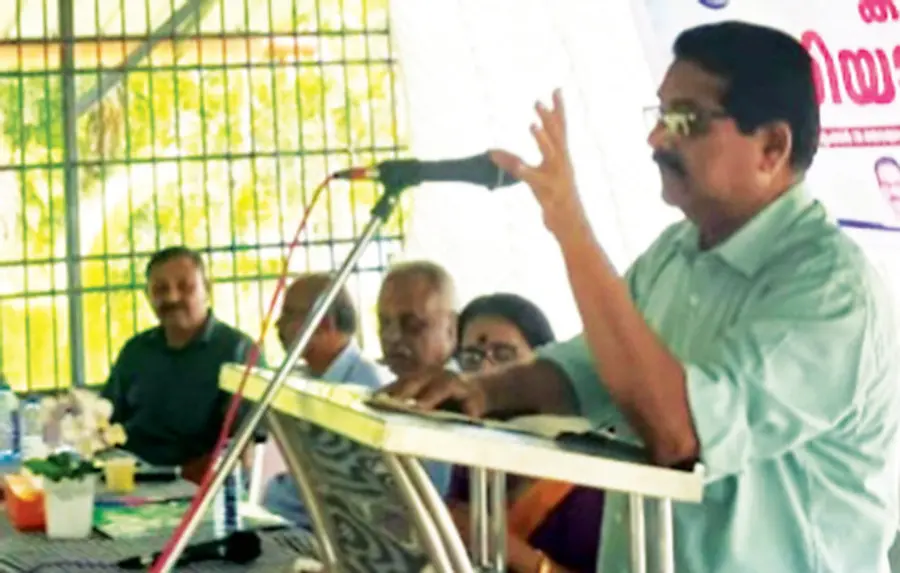 കേരള പ്രവാസി സംഘം കുട്ടനാട് ഏരിയ സമ്മേളനം കേരള പ്രവാസിസംഘം ആലപ്പുഴ ജില്ലാ സെക്രട്ടറി  കെ എൻ മോഹൻകുമാർ ഉദ്ഘാടനംചെയ്യുന്നു 