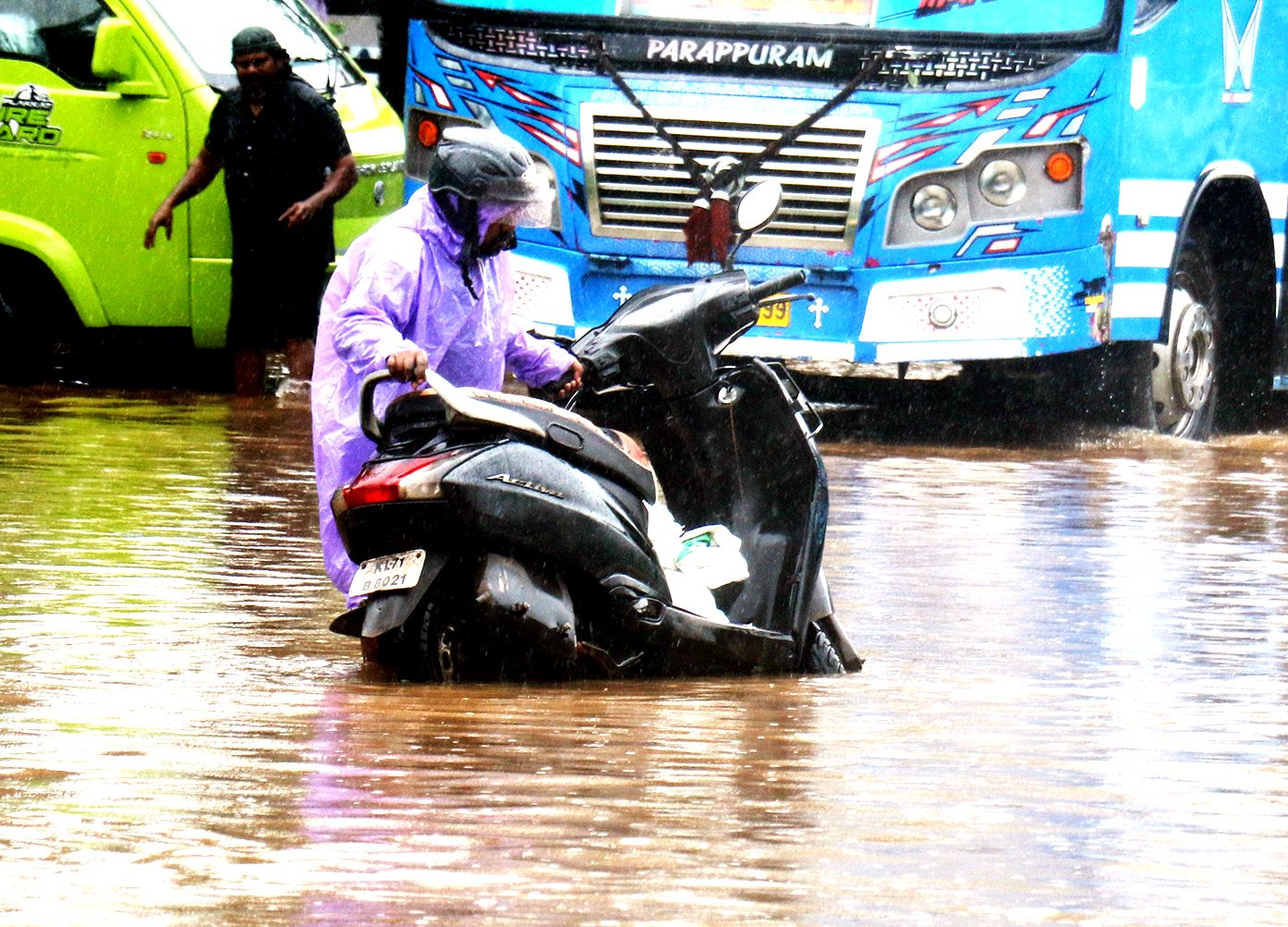ശക്തമായ മഴയെത്തുടർന്ന് ശക്തൻ നഗറിലുണ്ടായ വെള്ളക്കെട്ട്