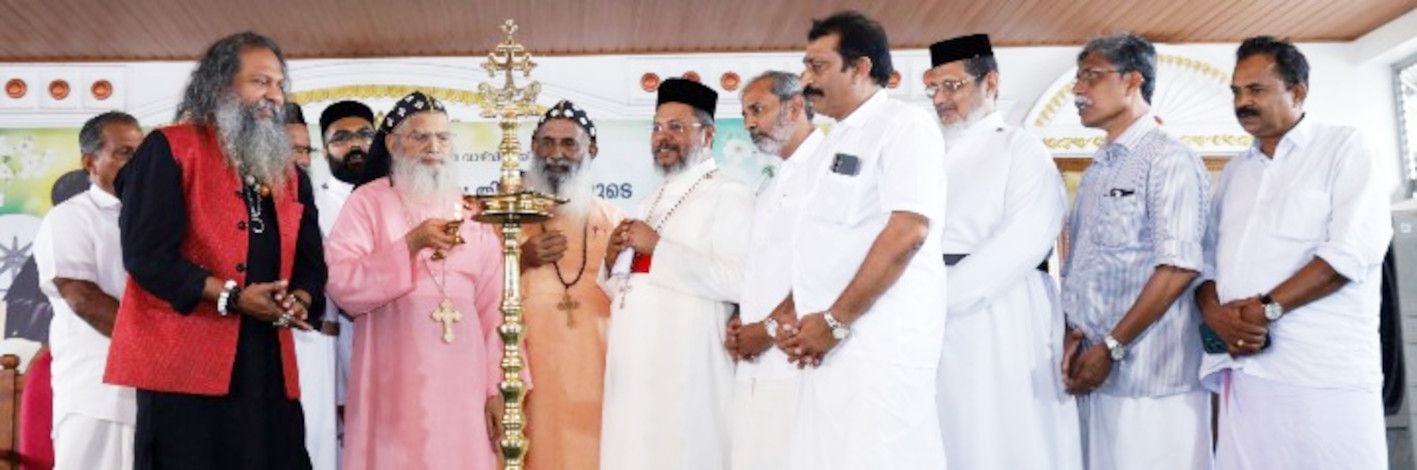 പരുമല പെരുന്നാളിനോടനുബന്ധിച്ച് നടന്ന മദ്യലഹരിവിരുദ്ധ ബോധവല്‍ക്കരണ സമ്മേളനം  ഡോ. യാക്കോബ് മാര്‍ ഐറേനിയോസ് മെത്രാപോലീത്ത ഉദ്ഘാടനംചെയ്യുന്നു