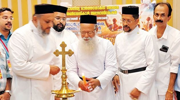അഖില മലങ്കര സൺഡേ സ്‌കൂൾ  സോണൽ സഹപാഠ്യമത്സരങ്ങൾ  ഓർത്തഡോക്‌സ്‌ സഭ വൈദി ട്രസ്‌റ്റി ഫാ. ഡോ. തോമസ് വർഗീസ് അമയിൽ ഉദ്ഘാടനംചെയ്യുന്നു