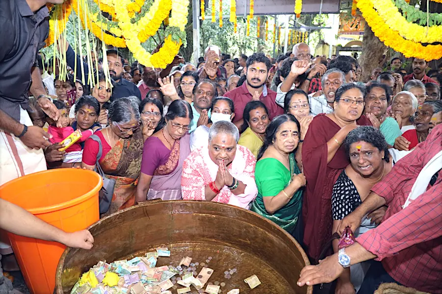 ആയില്യ മഹോത്സവത്തോടനുബന്ധിച്ച് അനുഭവപ്പെട്ട തിരക്ക്
