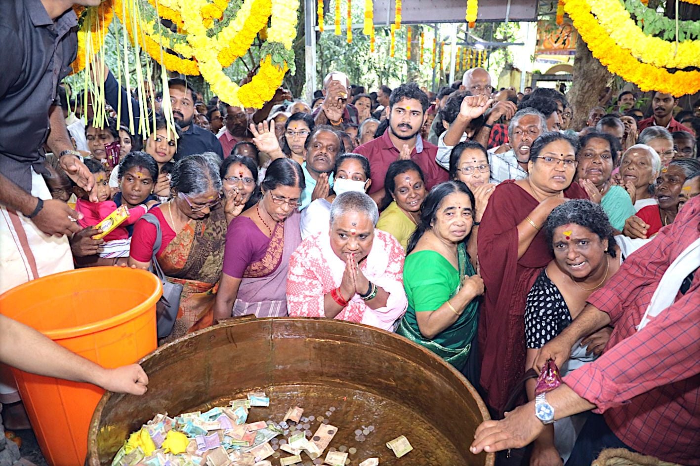 ആയില്യ മഹോത്സവത്തോടനുബന്ധിച്ച് അനുഭവപ്പെട്ട തിരക്ക്