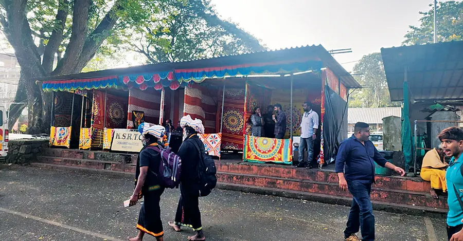 ചെങ്ങന്നൂർ റെയിൽവേ സ്റ്റേഷൻ പരിസരത്ത് തയ്യാറാക്കിയ കെഎസ്ആർടിസി ഇൻഫർമേഷൻ സെന്റർ