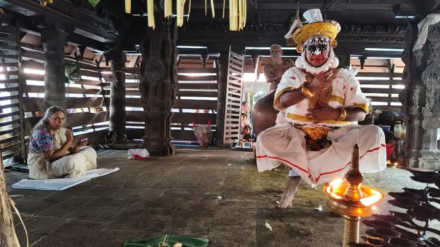 അംഗുലിയാങ്കം കൂത്ത് പുറപ്പാട് ആരംഭിച്ചപ്പോൾ