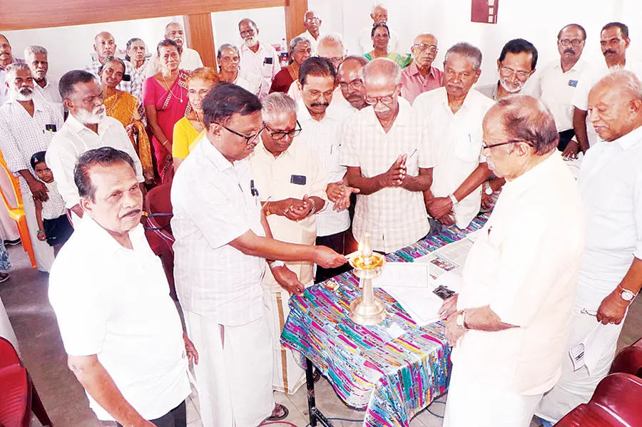 കേരള സീനിയർ സിറ്റിസൺസ് ഫോറം വാർഷികസമ്മേളനം കയർ കോർപറേഷൻ ചെയർമാൻ ജി വേണുഗോപാൽ  ഉദ്ഘാടനം  ചെയ്യുന്നു