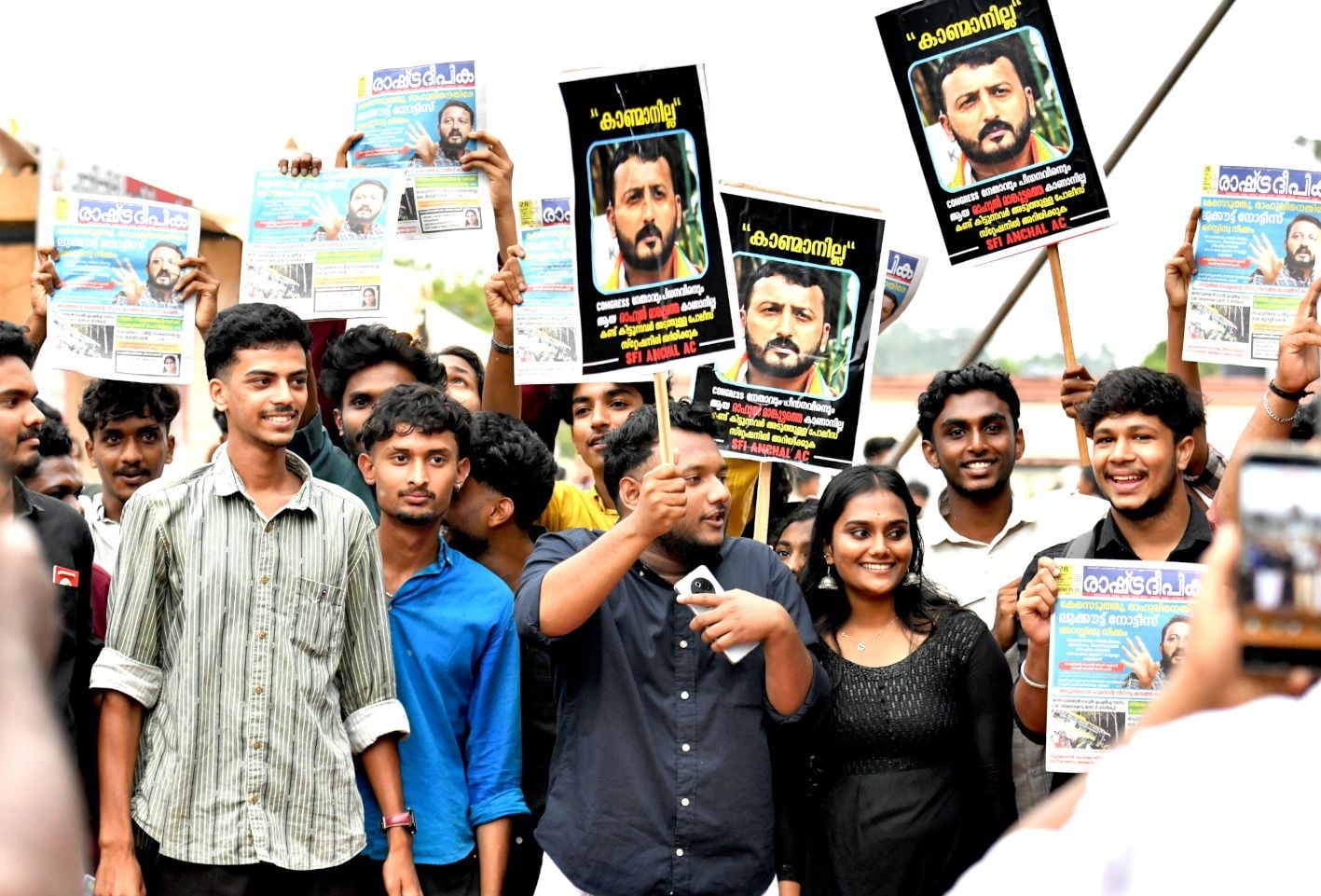 രാഹുൽ മാങ്കൂട്ടത്തിനെ തിരഞ്ഞ് എസ്എഫ്ഐ അഞ്ചൽ ഏരിയ കമ്മിറ്റി കലോത്സവ നഗറിൽ എത്തിയപ്പോൾ