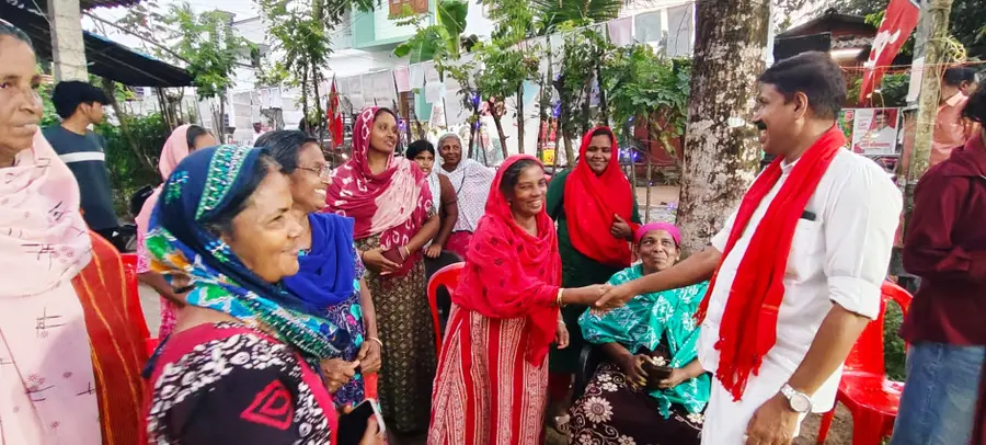 ജില്ലാ പഞ്ചായത്തിലേക്ക് മത്സരിക്കുന്ന എൽഡിഎഫ് സ്ഥാനാർത്ഥി ഇ കെ ജയന് നൽകിയ സ്വീകരണം