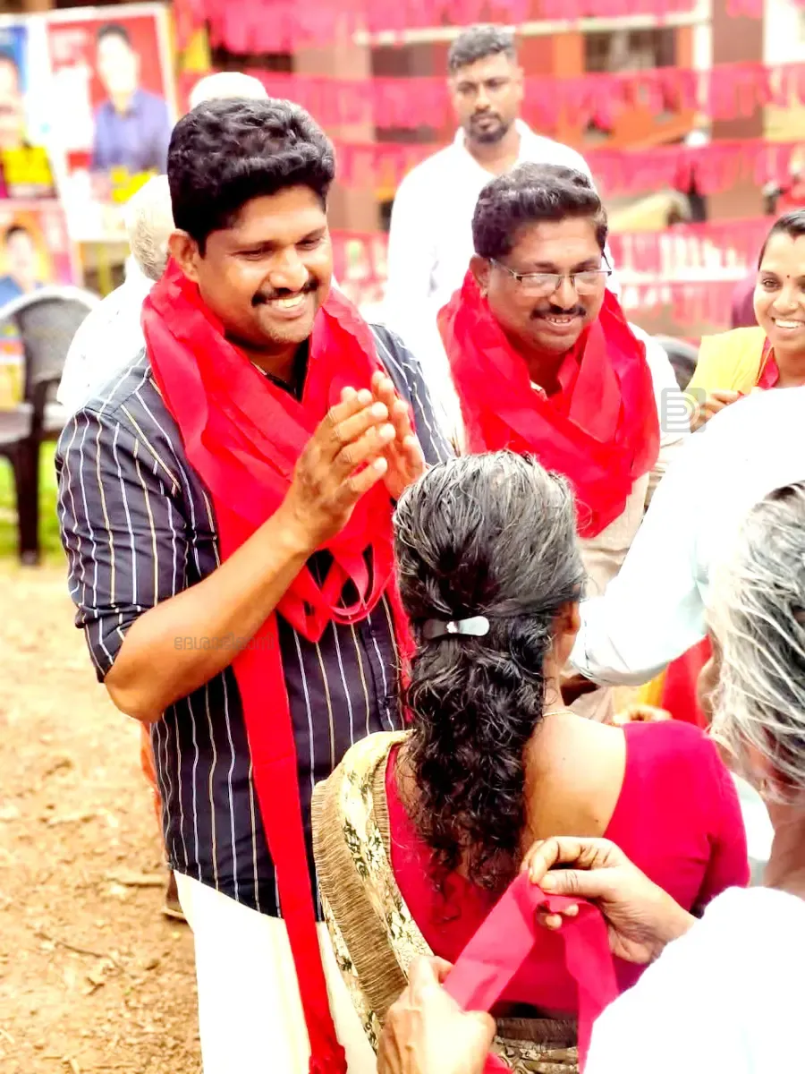 ജില്ലാ പഞ്ചായത്ത് കല്ലുവാതുക്കൽ ഡിവിഷൻ സ്ഥാനാർഥി  കെ എസ് ബിനുവിന് വിലവൂർക്കോണം ചക്രംവിളയിൽ നൽകിയ സ്വീകരണം