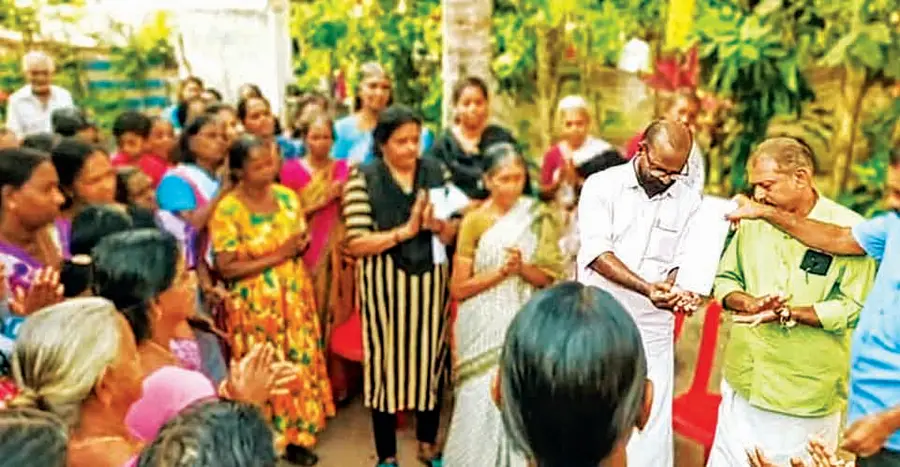 കെഎസ്കെടിയു ഐക്യഭാരതം മേഖലാ കമ്മിറ്റി സംഘടിപ്പിച്ച പ്രതിഷേധ കൂട്ടായ്മ യൂണിയൻ ഏരിയാ ജോ. സെക്രട്ടറി
കെ കാർത്തികേയൻ ഉദ്ഘാടനംചെയ്യുന്നു