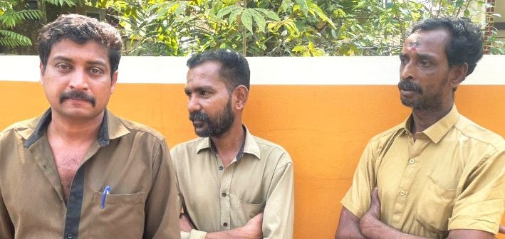 ആശുപത്രികളിൽ ഡിവൈഎഫ്ഐയുടെ പൊതിച്ചോർ വിതരണം ചെയ്യാനെന്ന വ്യാജേന വീടുകളിൽനിന്ന്‌ പണപ്പിരിവ് നടത്തിയ മൂന്നംഗ സംഘം