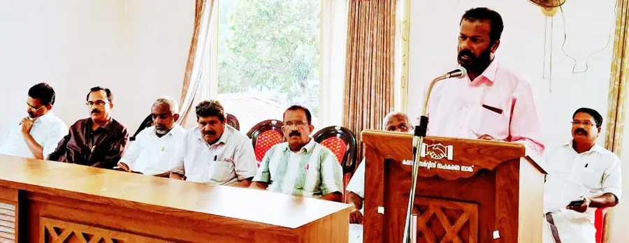സംയുക്ത ട്രേഡ് യൂണിയൻ ആലപ്പുഴ മണ്ഡലം സമര കൺവൻഷൻ സിഐടിയു ജില്ലാ ജനറൽ സെക്രട്ടറി പി ഗാനകുമാർ ഉദ്ഘാടനംചെയ്യുന്നു