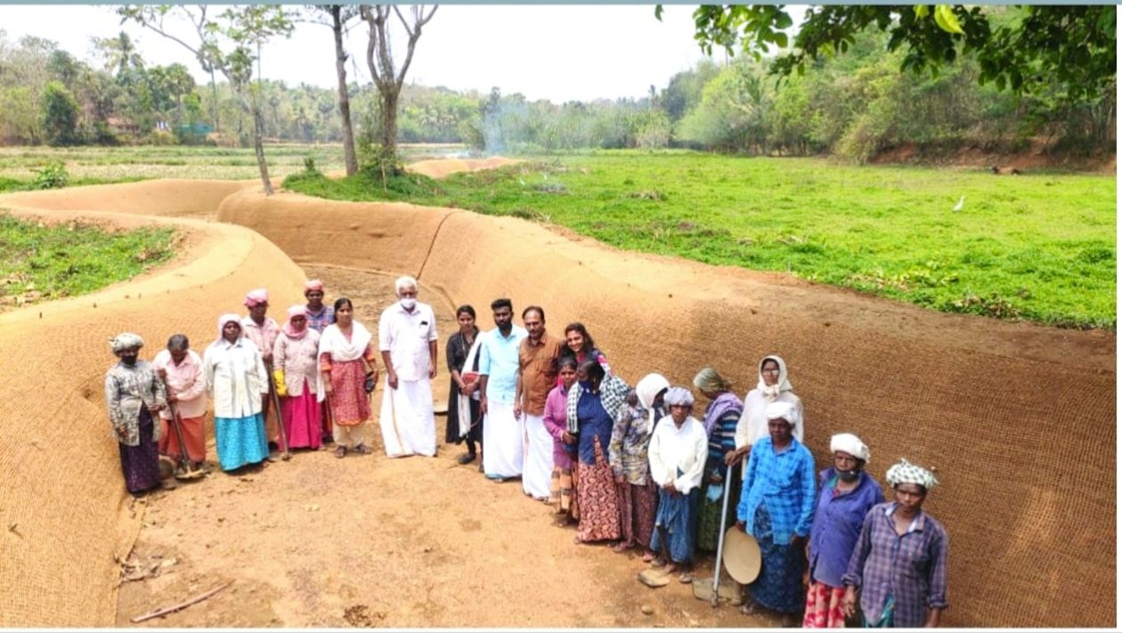 ഷൊര്‍ണൂര്‍ നഗരസഭാ പരിധിയില്‍ കയർ ഭൂവസ്ത്രം വിരിക്കുന്നു