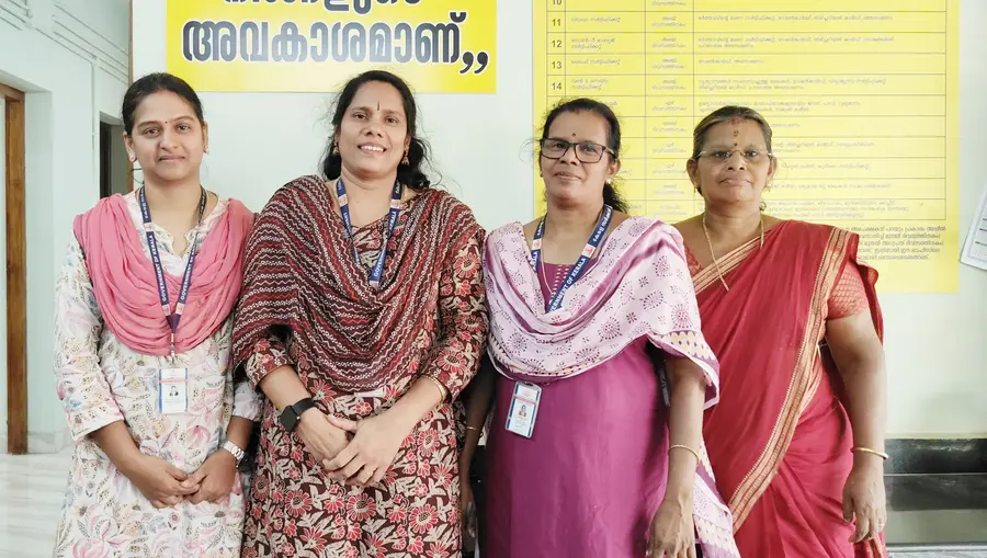 വണ്ടാഴി രണ്ട് വില്ലേജ് ഓഫീസ് ജീവനക്കാർ