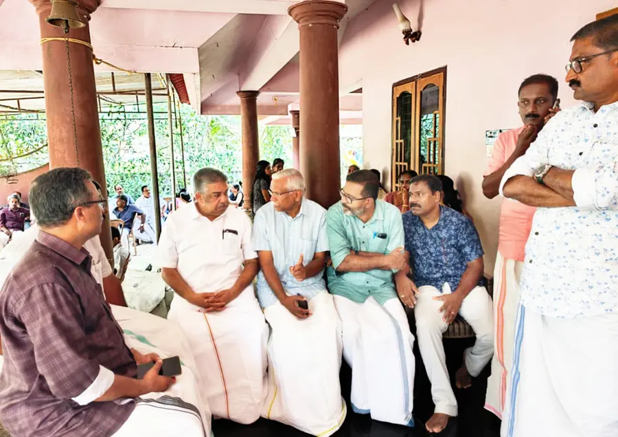 ചെന്നിത്തല നവോദയ വിദ്യാലയത്തിൽ തൂങ്ങിമരിച്ച അഭിഗീതിന്റെ വീട് മന്ത്രി സജി ചെറിയാൻ സന്ദർശിക്കുന്നു