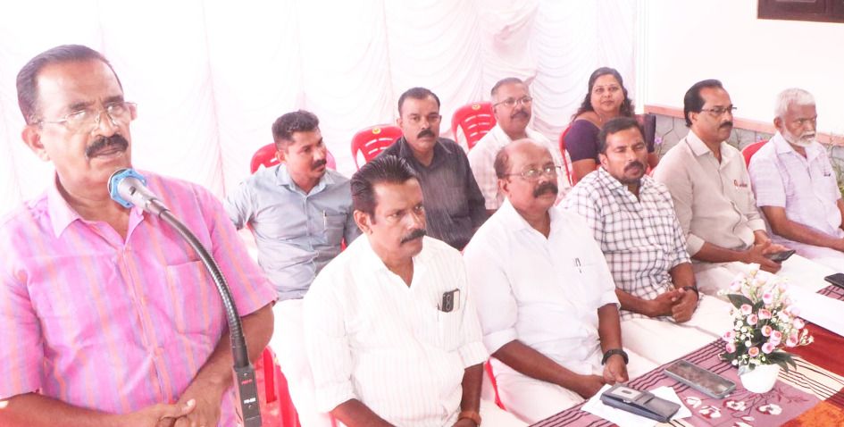 സിപിഐ എം - സി ഐ ടി യു നേതാവായിരുന്ന പി സുരേന്ദ്രൻ  ചരമ വാർഷികം  ജില്ലാ സെക്രട്ടറിയറ്റ് അംഗം  അഡ്വ. കെ ആർ ഭഗീരഥൻ ഉദ്ഘാടനംചെയ്യുന്നു 