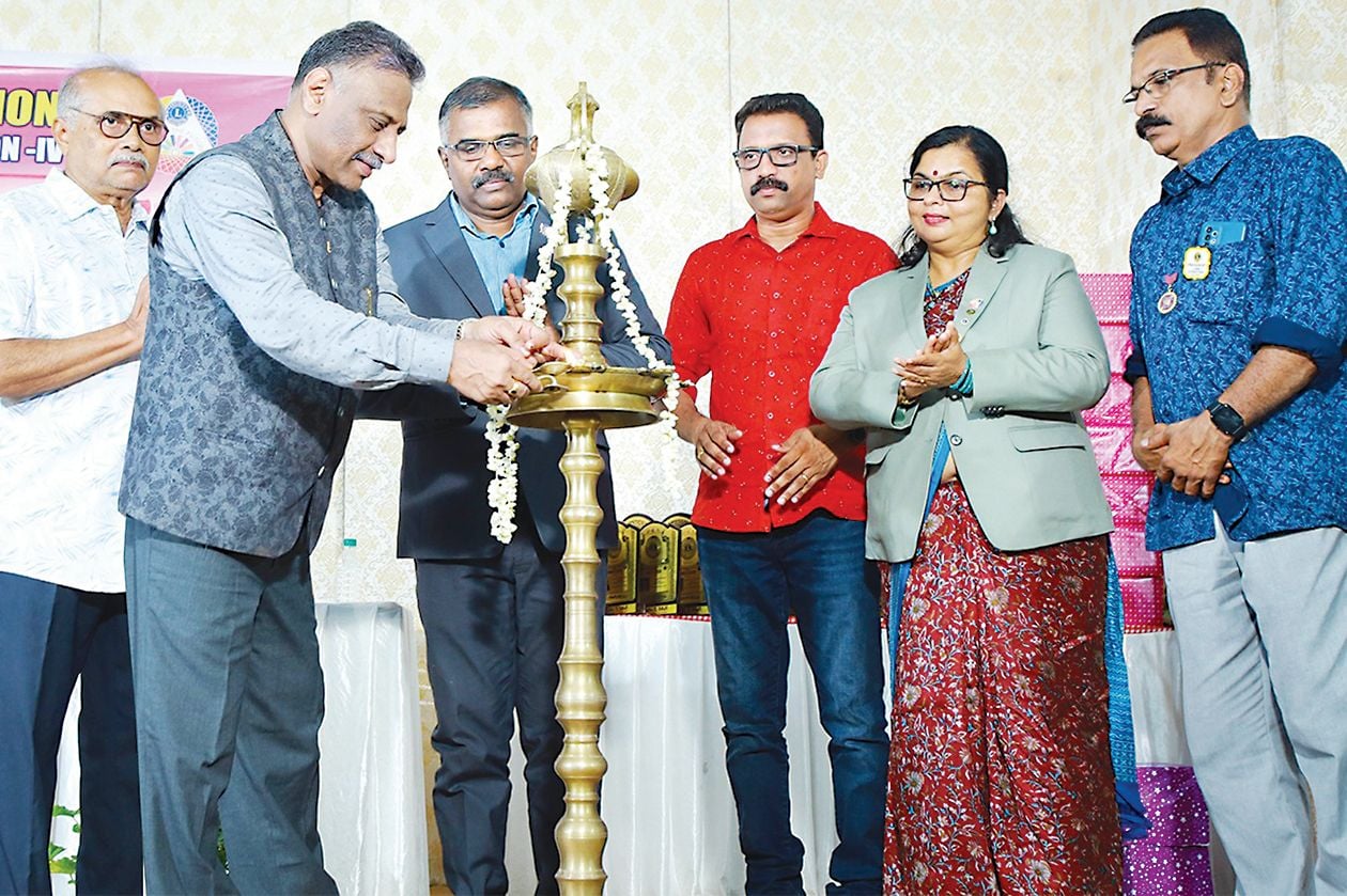 ലയൺസ് ഇന്റർനാഷണൽ ഡിസ്ട്രിക-്ട് 318 സിയുടെ റീജണൽ നാലിന്റെ  വാർഷിക സമ്മേളനം ലയൺസ് ഇന്റർനാഷണൽ ഫൗണ്ടേഷൻ ഏരിയ ലീഡർ അഡ്വ. വി അമർനാഥ് ഉദ്ഘാടനംചെയ്യുന്നു