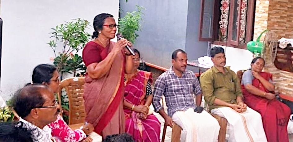 വസന്ത സോമന്റെ നിര്യാണത്തിൽ അനുശോചിച്ച് ചേർന്ന യോഗത്തിൽ സിപിഐ എം ജില്ലാ കമ്മിറ്റിയംഗം ജി രാജമ്മ സംസാരിക്കുന്നു