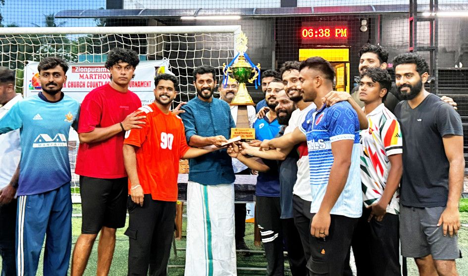 കൗണ്ടി ക്രിക്കറ്റ് ടൂർണമെന്റ് സമാപന സമ്മേളനവും ട്രോഫി വിതരണം  നിയുക്ത എംഎൽഎ എം എസ് അരുൺകുമാർ ഉദ്ഘാടനംചെയ്യുന്നു