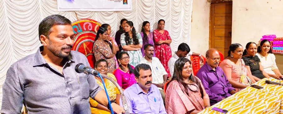 വനസ്വർഗം യുവരശ-്‌മി വായനശാല ഒരുക്കിയ മഞ്ചാടിക്കൂട്ടം വേനലവധിക്കാല ക്യാമ്പിന്റെ സമാപന സമ്മേളനം  ജില്ലാ പഞ്ചായത്ത് സ-്‌ഥിരംസമിതി അധ്യക്ഷൻ എസ് രാധാകൃഷ-്‌ണൻ ഉദ്ഘാടനംചെയ്യുന്നു