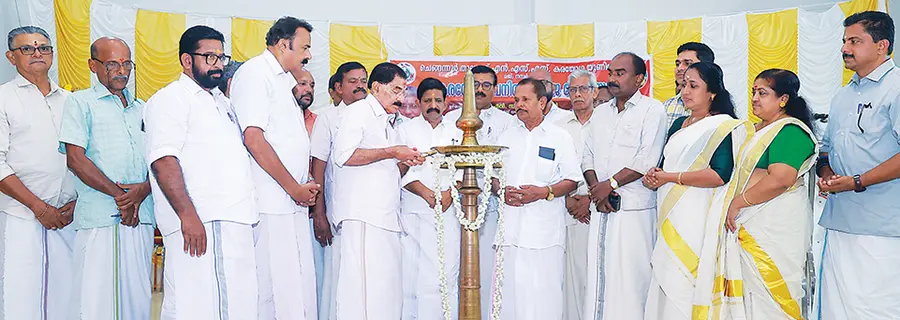 ചെങ്ങന്നൂർ താലൂക്ക് എൻഎസ്എസ് യൂണിയന്റെ കരയോഗ, വനിതാസമാജ നേതൃസമ്മേളനം പ്രസിഡന്റ്
പി എൻ സുകുമാരപ്പണിക്കർ ഉദ്ഘാടനംചെയ്യുന്നു