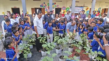 പച്ചക്കറിത്തോട്ടം ധനമന്ത്രിയായിരുന്ന കെ എൻ ബാലഗോപാൽ സന്ദർശിച്ചപ്പോൾ(ഫയൽചിത്രം)