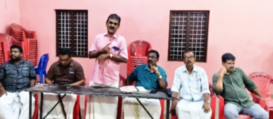 കർഷകസംഘം ആലപ്പുഴ ഏരിയ സമ്മേളന സ്വാഗതസംഘം രൂപീകരണയോഗം സിപിഐ എം ഏരിയ സെക്രട്ടറി
അജയ സുധീന്ദ്രൻ ഉദ്ഘാടനംചെയ്യുന്നു