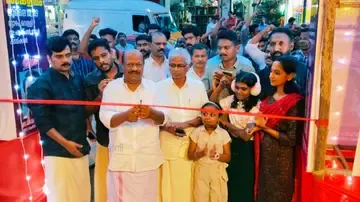 ഡിവൈഎഫ്ഐ ജില്ലാ സമ്മേളനത്തിന്റെ ഭാഗമായുള്ള സംഘാടകസമിതി ഓഫീസ്
സിപിഐ എം സംസ്ഥാന കമ്മിറ്റി അംഗം എസ് ജയമോഹൻ ഉദ്ഘാടനംചെയ്യുന്നു