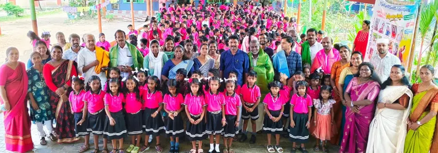 വായന മാസാചരണത്തിന്റെ ഭാഗമായി മുഹമ്മ സിഎംഎസ് എൽപി സ്‍‍കൂളിൽ സംഘടിപ്പിച്ച മാധ്യമ പ്രവർത്തകര്‍ക്കുള്ള   ആദരത്തില്‍ നിന്ന്