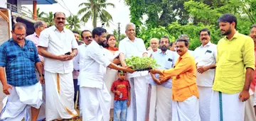 കേരള കർഷക സംഘം ജില്ലാ കമ്മിറ്റി നേതൃത്വത്തിലുള്ള സംയോജിത പച്ചക്കറിക്കൃഷി  കേരള കർഷകസംഘം സംസ്ഥാന ജോ: സെക്രട്ടറി എ സി മൊയ്തീൻ ഉദ്ഘാടനം ചെയ്യുന്നു 