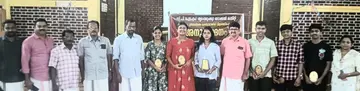 ഉന്നത പരീക്ഷകളിൽ വിജയിച്ച വിദ്യാർഥികൾക്കായുള്ള സിപിഐ എം തൃപ്പെരുന്തുറ ലോക്കൽ കമ്മിറ്റി അനുമോദിക്കൽ ജില്ല കമ്മിറ്റി അംഗം കെ മധുസൂദനൻ ഉദ്ഘാടനംചെയ്യുന്നു