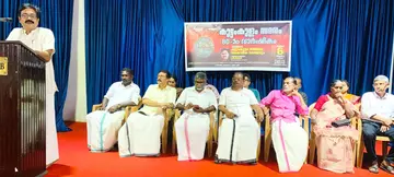 ഇരിങ്ങാലക്കുടയിൽ കുട്ടംകുളം സമരവാർഷിക സെമിനാർ എം ജെ ശ്രീചിത്രൻ ഉദ്ഘാടനം ചെയ്യുന്നു